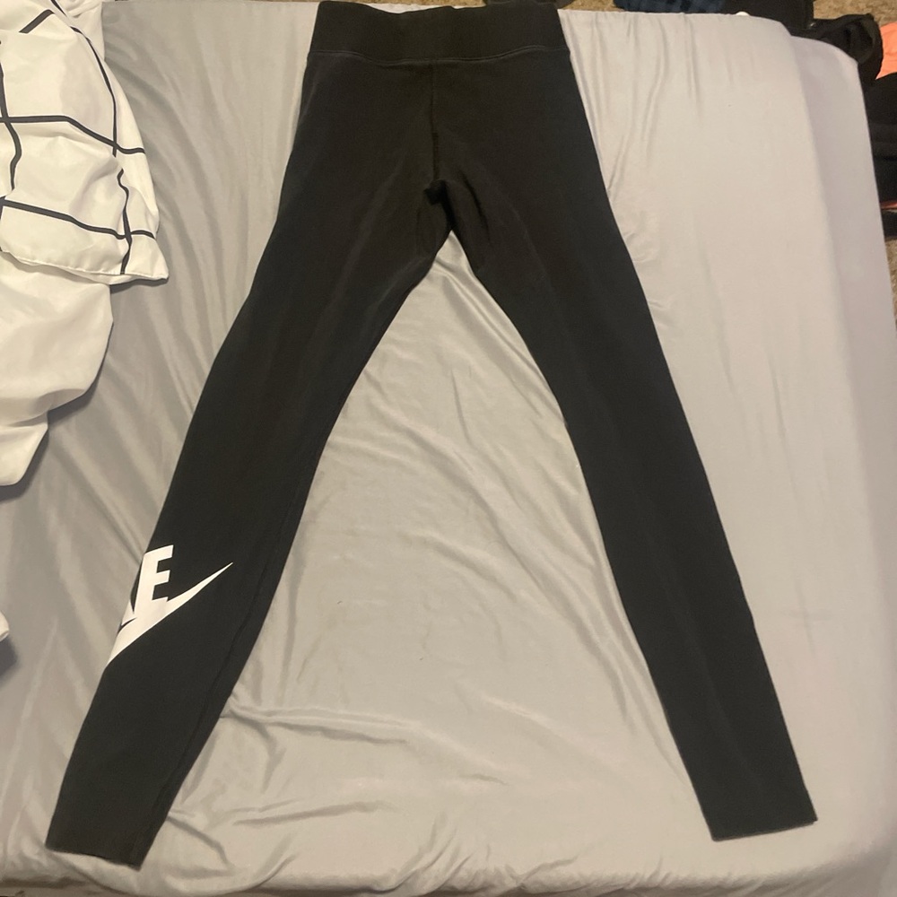 nike leggings size xs cute but i don’t wear anymore